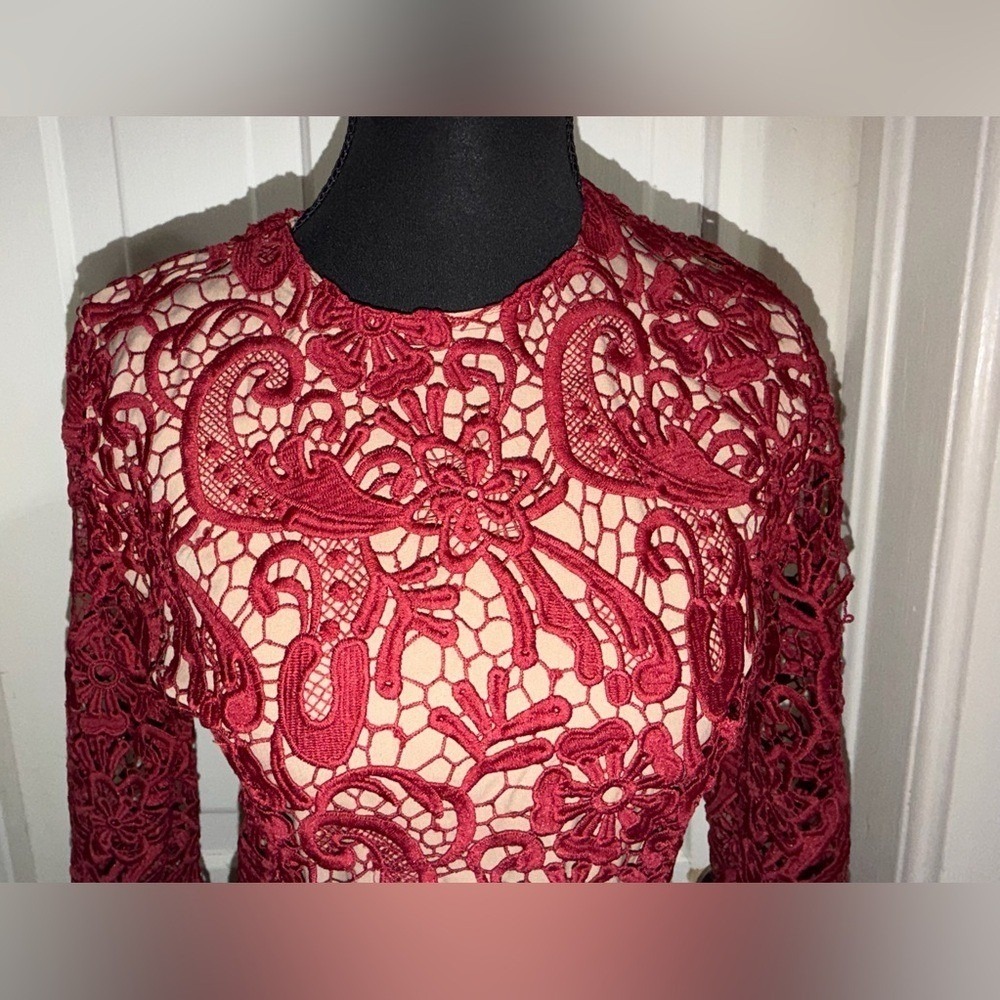 Women's AKIRA black label size medium dress Burgundy Lace Long Sleeve Dress - Picture 2 of 6